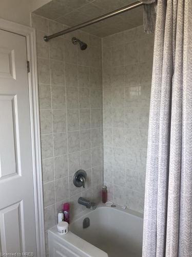 29-470 Linden Drive, Cambridge, ON - Indoor Photo Showing Bathroom