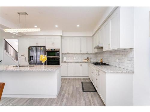 597 Doonwoods Crescent Crescent, Kitchener, ON - Indoor Photo Showing Kitchen With Upgraded Kitchen