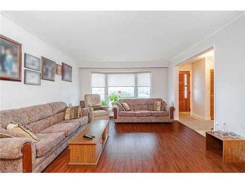 46 Goldsboro Road, Toronto, ON - Indoor Photo Showing Living Room