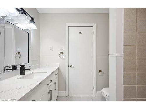 6 Ben Lomond Place, Hamilton, ON - Indoor Photo Showing Bathroom