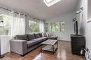 203 Haddon Avenue S, Hamilton, ON  - Indoor Photo Showing Living Room 