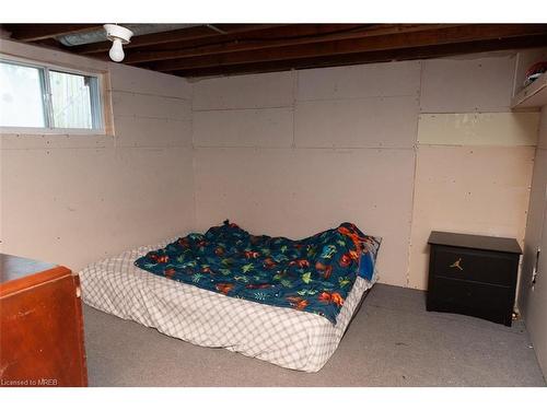 670 Knox Avenue, Hamilton, ON - Indoor Photo Showing Bedroom