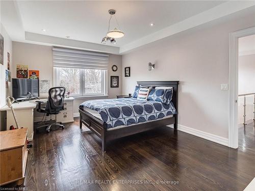 2411 Thorn Lodge Drive, Mississauga, ON - Indoor Photo Showing Bedroom