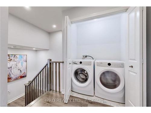 78 Cittadella Boulevard, Hamilton, ON - Indoor Photo Showing Laundry Room