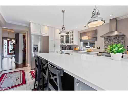 6300 Giovina Drive, Niagara Falls, ON - Indoor Photo Showing Kitchen With Upgraded Kitchen