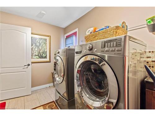 6300 Giovina Drive, Niagara Falls, ON - Indoor Photo Showing Laundry Room