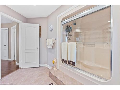 6300 Giovina Drive, Niagara Falls, ON - Indoor Photo Showing Bathroom