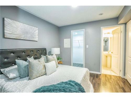 4-2500 Post Road, Oakville, ON - Indoor Photo Showing Bedroom