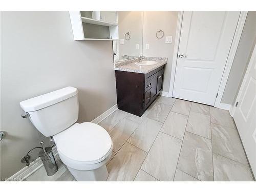 7733 Oldfield Road, Niagara Falls, ON - Indoor Photo Showing Bathroom