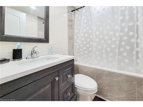 7733 Oldfield Road, Niagara Falls, ON - Indoor Photo Showing Bathroom