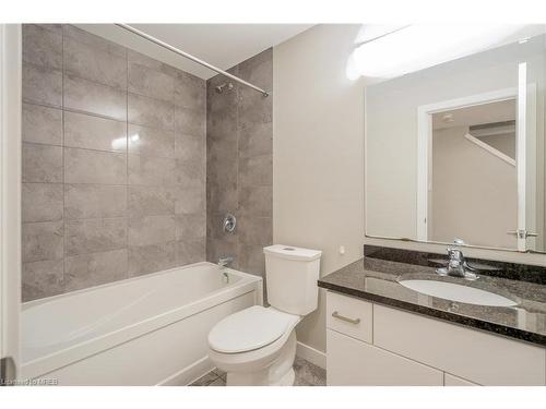 14-83 Beechwood Avenue, Guelph, ON - Indoor Photo Showing Bathroom