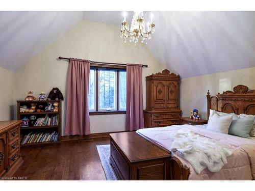 4255 Boston Mills Road, Caledon, ON - Indoor Photo Showing Bedroom