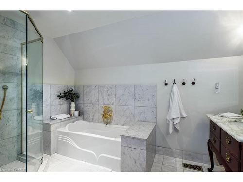 4255 Boston Mills Road, Caledon, ON - Indoor Photo Showing Bathroom