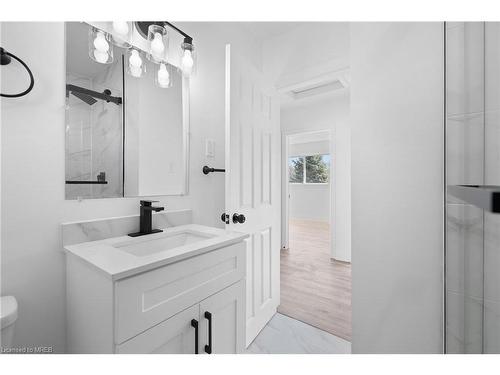 538 Lloyd Avenue, Welland, ON - Indoor Photo Showing Bathroom