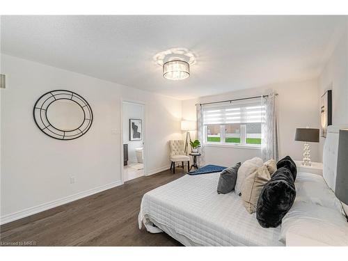 118 Taylor Avenue, Guelph/Eramosa, ON - Indoor Photo Showing Bedroom