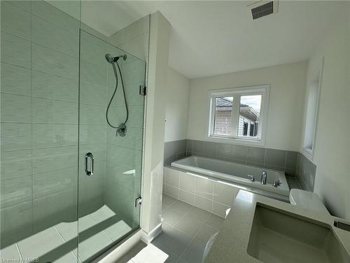 175 Blackbird Way, Hamilton, ON - Indoor Photo Showing Bathroom