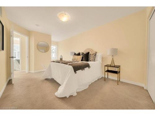42-143 Ridge Road Road, Cambridge, ON - Indoor Photo Showing Bedroom
