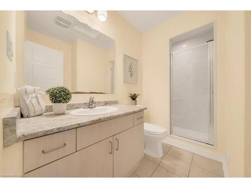 42-143 Ridge Road Road, Cambridge, ON - Indoor Photo Showing Bathroom