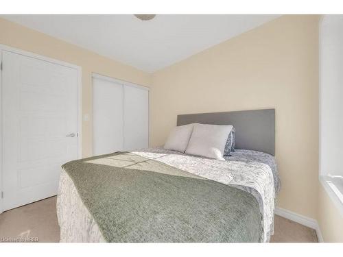 42-143 Ridge Road Road, Cambridge, ON - Indoor Photo Showing Bedroom