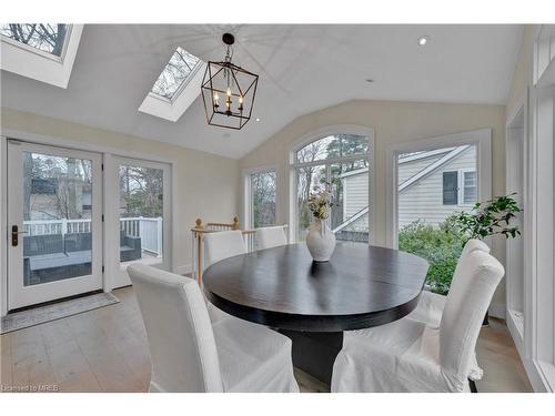 551 Cochise Crescent, Mississauga, ON - Indoor Photo Showing Dining Room