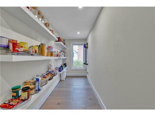 551 Cochise Crescent, Mississauga, ON - Indoor With Storage