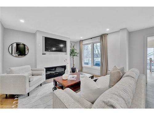 551 Cochise Crescent, Mississauga, ON - Indoor Photo Showing Living Room With Fireplace