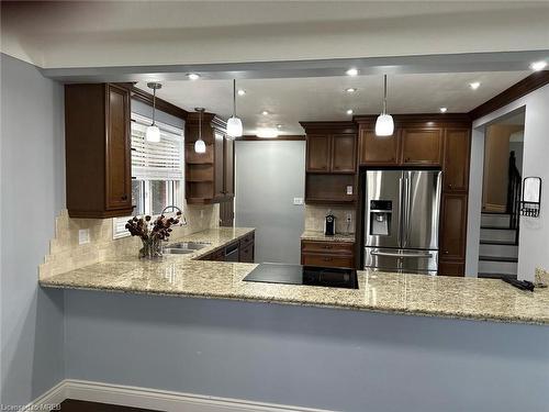 159 Greeningdon Drive, Hamilton, ON - Indoor Photo Showing Kitchen With Upgraded Kitchen