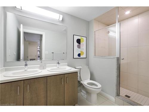 802-53 Arthur Street S, Guelph, ON - Indoor Photo Showing Bathroom