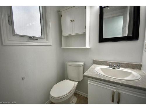 17-160 Conway Drive, London, ON - Indoor Photo Showing Bathroom