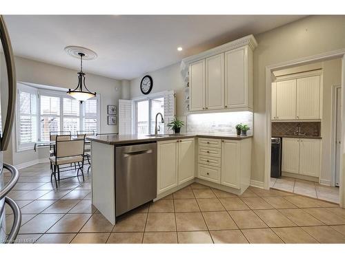 3509 Stonecutter Crescent, Mississauga, ON - Indoor Photo Showing Kitchen
