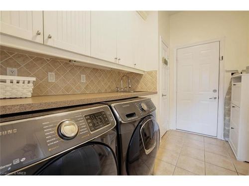 3509 Stonecutter Crescent, Mississauga, ON - Indoor Photo Showing Laundry Room