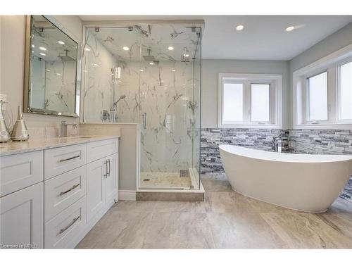 3509 Stonecutter Crescent, Mississauga, ON - Indoor Photo Showing Bathroom