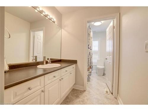 3509 Stonecutter Crescent, Mississauga, ON - Indoor Photo Showing Bathroom