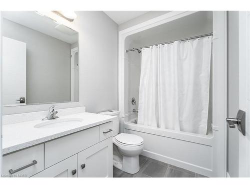 86-60 Arkell Road, Guelph, ON - Indoor Photo Showing Bathroom