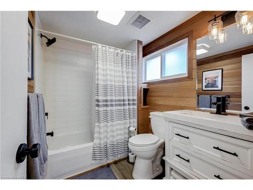 16 William Avenue, Wasaga Beach, ON - Indoor Photo Showing Bathroom