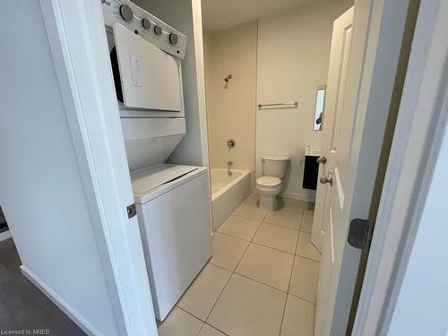 100 Highriver Trail, Welland, ON - Indoor Photo Showing Laundry Room