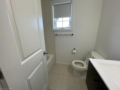 100 Highriver Trail, Welland, ON - Indoor Photo Showing Bathroom