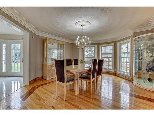 15 Royal York Court, St. George, ON - Indoor Photo Showing Dining Room