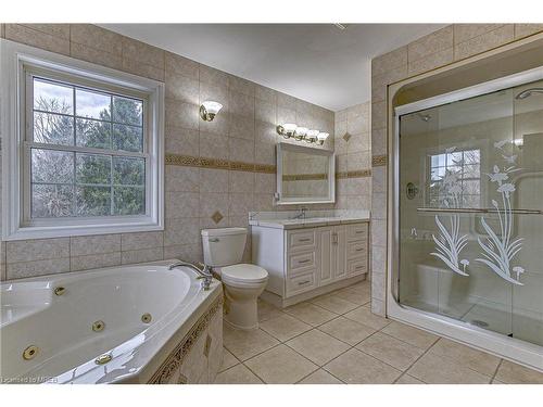 15 Royal York Court, St. George, ON - Indoor Photo Showing Bathroom