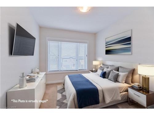 17 Valencia Avenue, Kitchener, ON - Indoor Photo Showing Bedroom