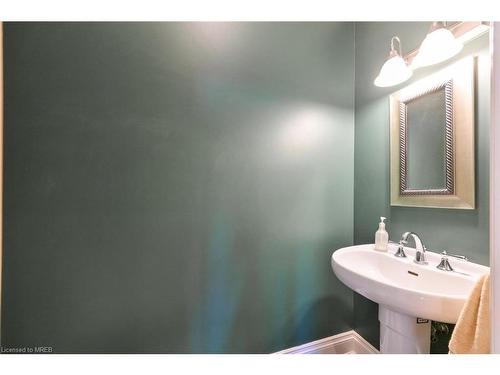 2258 Providence Road, Oakville, ON - Indoor Photo Showing Bathroom