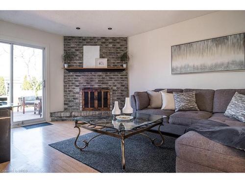 937 Chippenham Drive, Mississauga, ON - Indoor Photo Showing Living Room With Fireplace