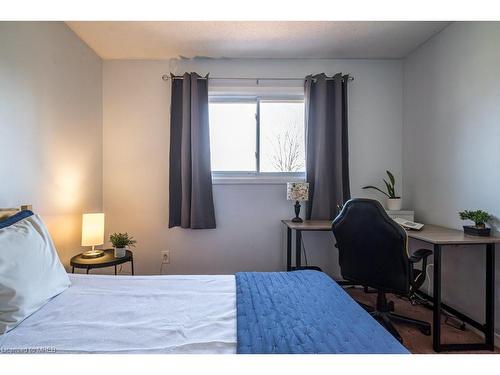 937 Chippenham Drive, Mississauga, ON - Indoor Photo Showing Bedroom