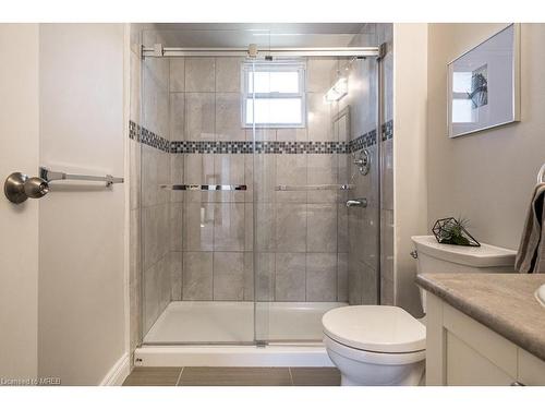 937 Chippenham Drive, Mississauga, ON - Indoor Photo Showing Bathroom