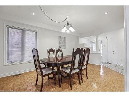5372 Hollypoint Avenue, Mississauga, ON - Indoor Photo Showing Dining Room