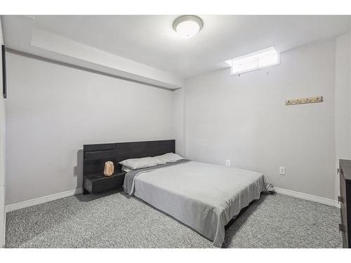 5372 Hollypoint Avenue, Mississauga, ON - Indoor Photo Showing Bedroom