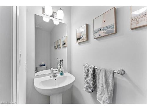 52 Bur Oak Drive Drive, Thorold, ON - Indoor Photo Showing Bathroom