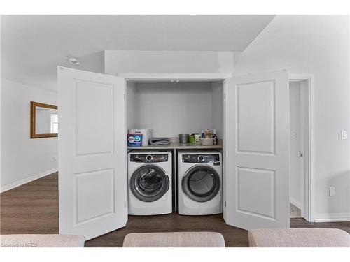 52 Bur Oak Drive Drive, Thorold, ON - Indoor Photo Showing Laundry Room