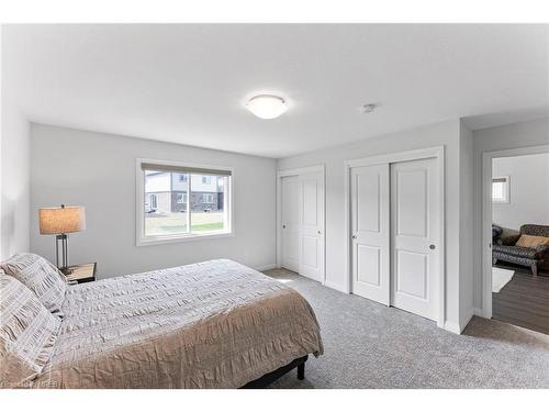 52 Bur Oak Drive Drive, Thorold, ON - Indoor Photo Showing Bedroom