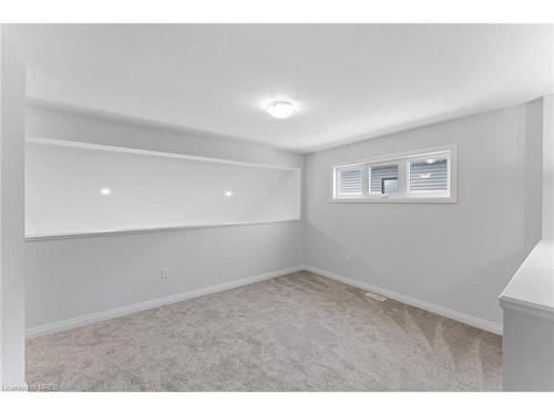 52 Bur Oak Drive Drive, Thorold, ON - Indoor Photo Showing Other Room